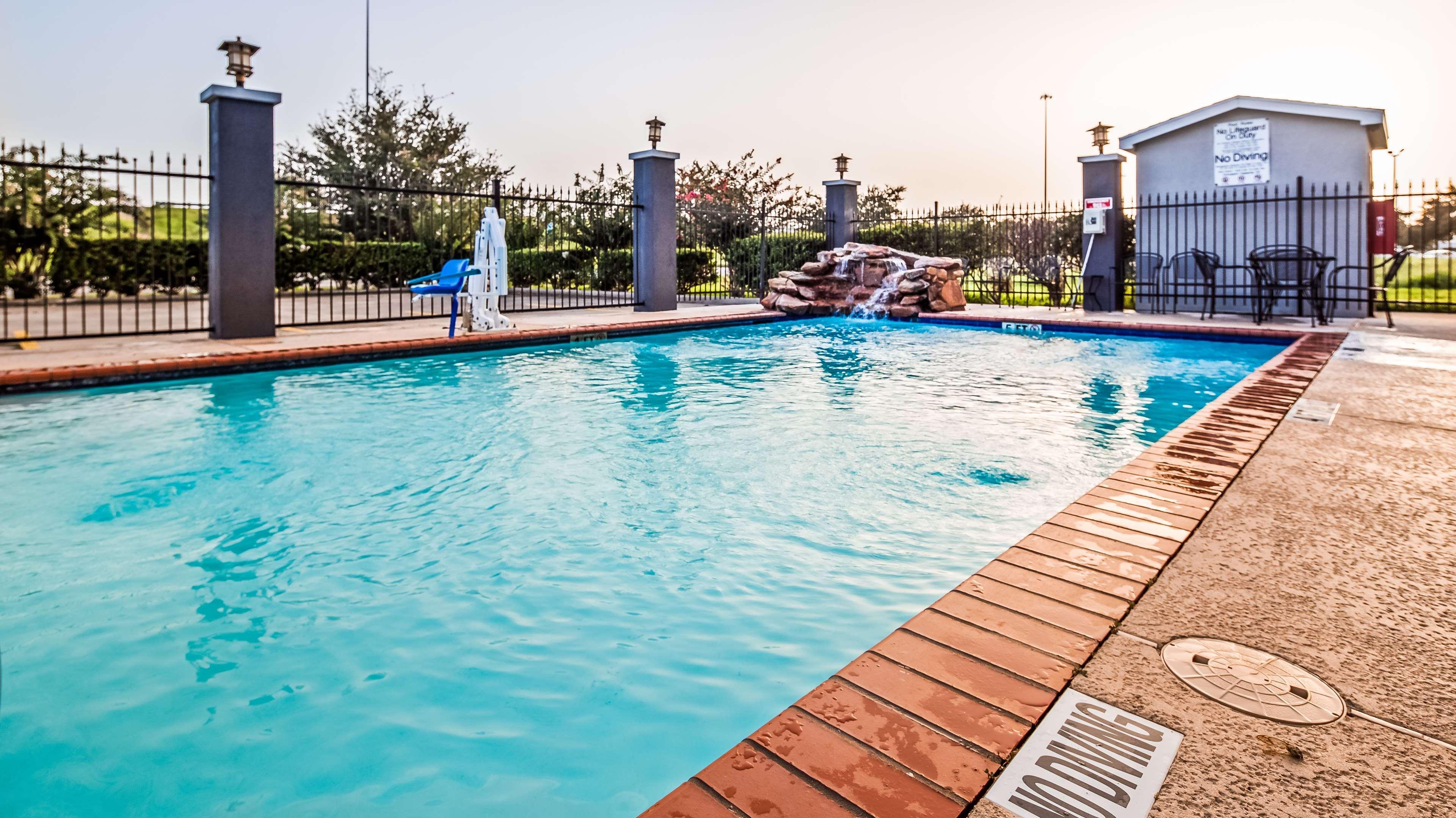 Surestay Plus By Best Western Texas City I-45 Екстериор снимка
