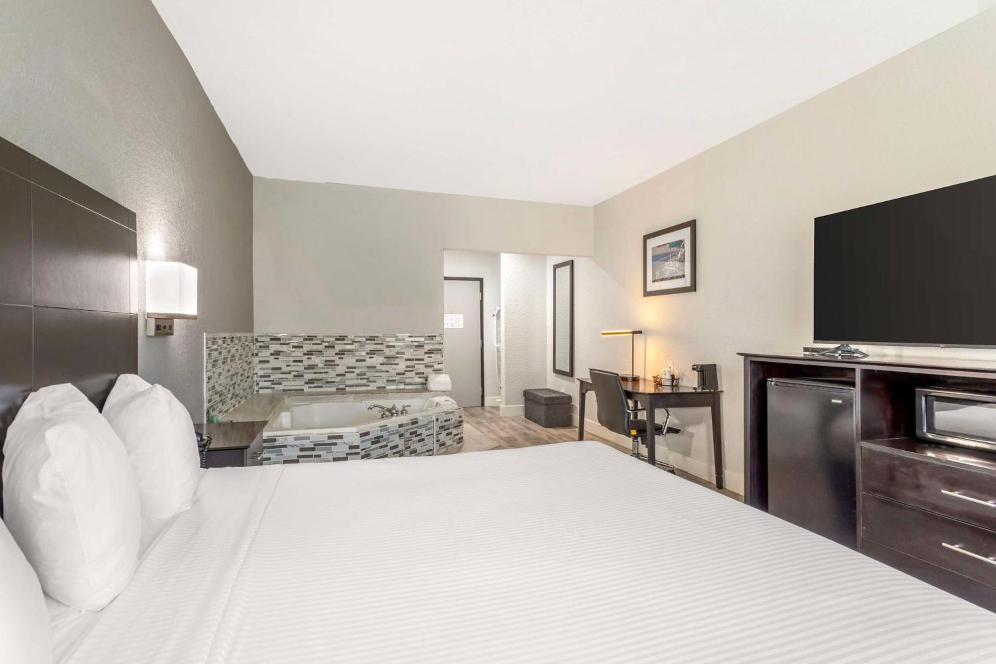Surestay Plus By Best Western Texas City I-45 Екстериор снимка