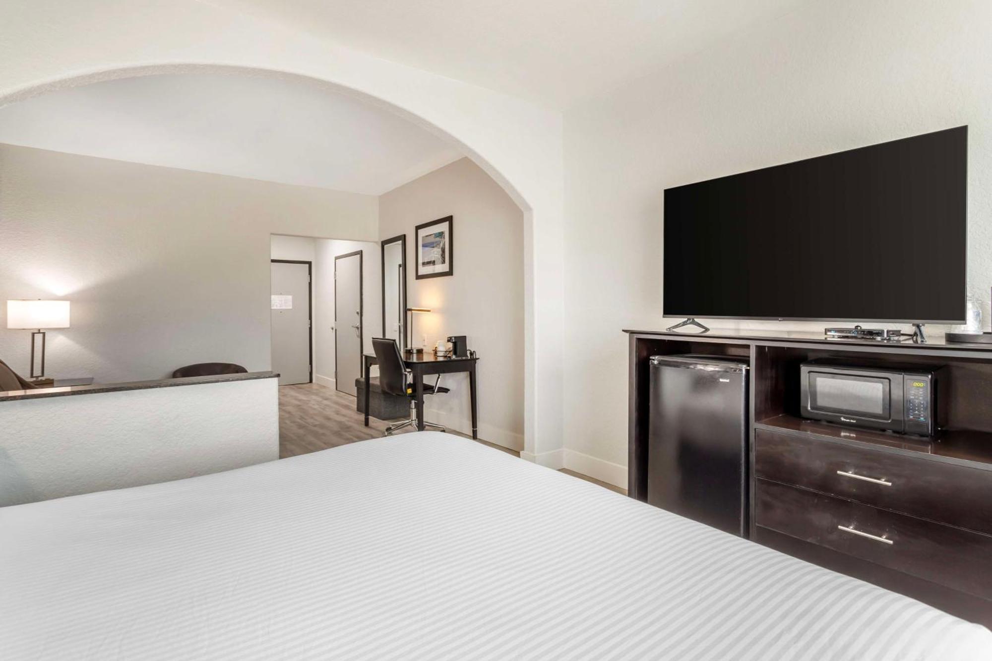 Surestay Plus By Best Western Texas City I-45 Екстериор снимка