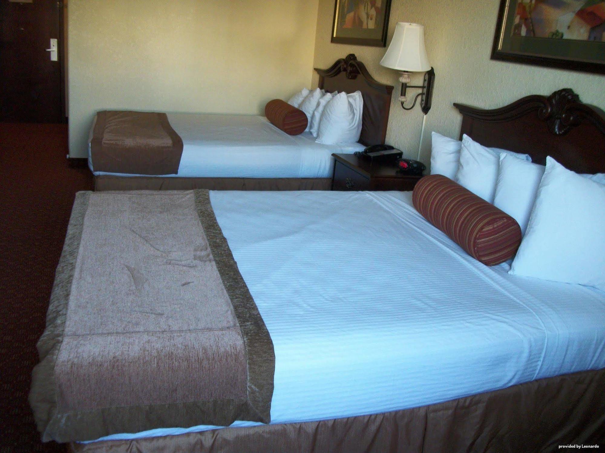Surestay Plus By Best Western Texas City I-45 Стая снимка